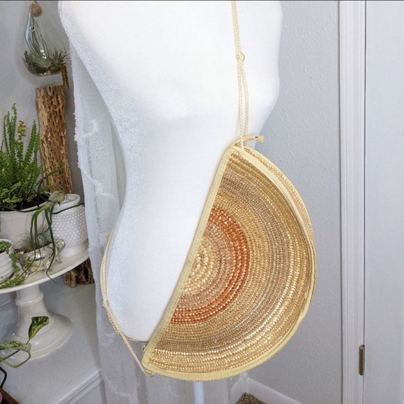 Vintage staw rattan purse over the shoulder, neutral vacation, island resort - Picture 2 of 9